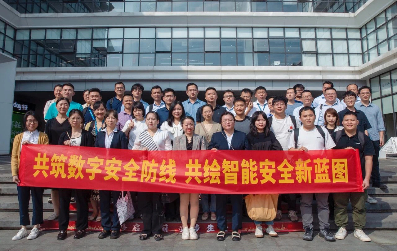 ×ðÁú¿Ê±¡¤(ÖйúÇø)ÈËÉú¾ÍÊDz«!