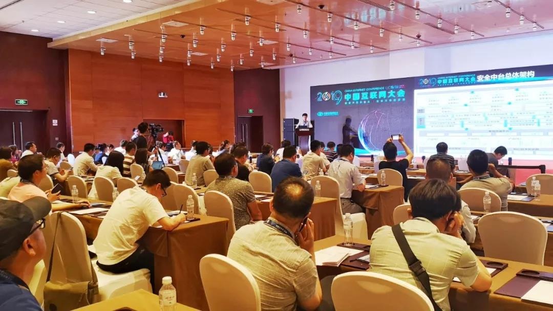 ������ʱ��Ӫ����ҵ����ǰ�ܼ��������ԡ���Ӫ���徲��̨˼����Ϊ���ⷢ�ݳ���